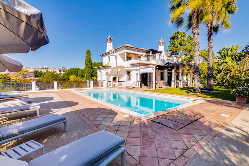 Vam in vaši družini bo všeč ta vila s 5 zvezdicami in zasebnim bazenom v letovišču Quinta do Lago, vila Algarve 1039