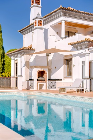 Vam in vaši družini bo všeč ta vila s 5 zvezdicami in zasebnim bazenom v letovišču Quinta do Lago, vila Algarve 1039