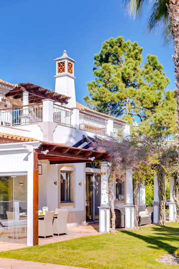 Vam in vaši družini bo všeč ta vila s 5 zvezdicami in zasebnim bazenom v letovišču Quinta do Lago, vila Algarve 1039