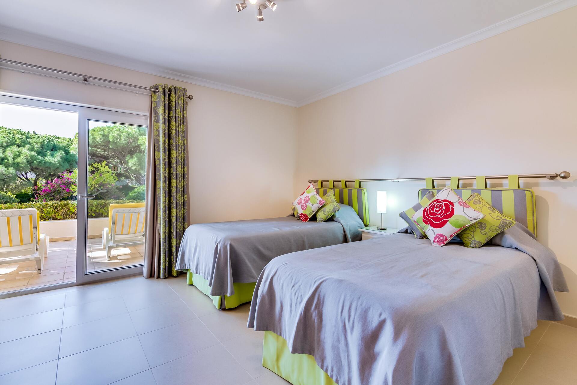 Vaši družini bo všeč zasebni bazen v vaši luksuzni zasebni vili v letovišču Vale Do Lobo, vila Algarve 1050