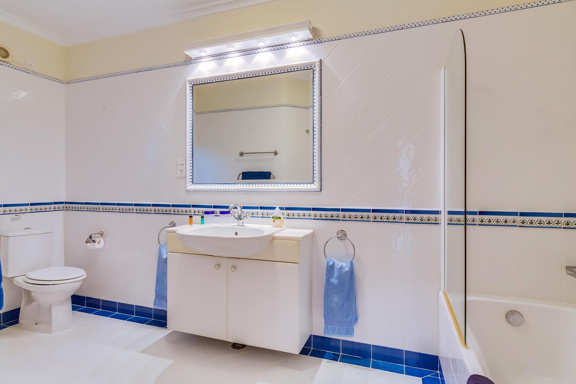 Vaši družini bo všeč zasebni bazen v vaši luksuzni zasebni vili v letovišču Vale Do Lobo, vila Algarve 1050