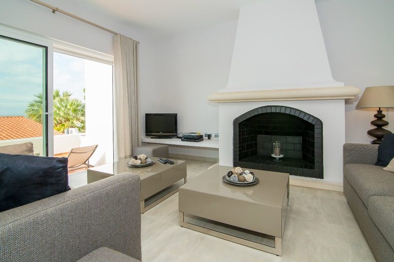 Predstavljajte si sprostitev ob zasebnem bazenu v vaši čudoviti vili v Vale Do Lobo, Faro Villa 1053