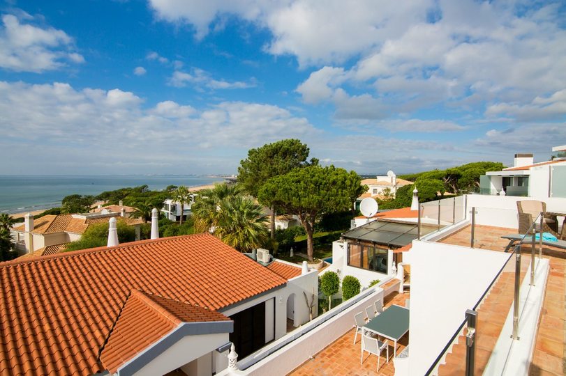 Predstavljajte si sprostitev ob zasebnem bazenu v vaši čudoviti vili v Vale Do Lobo, Faro Villa 1053