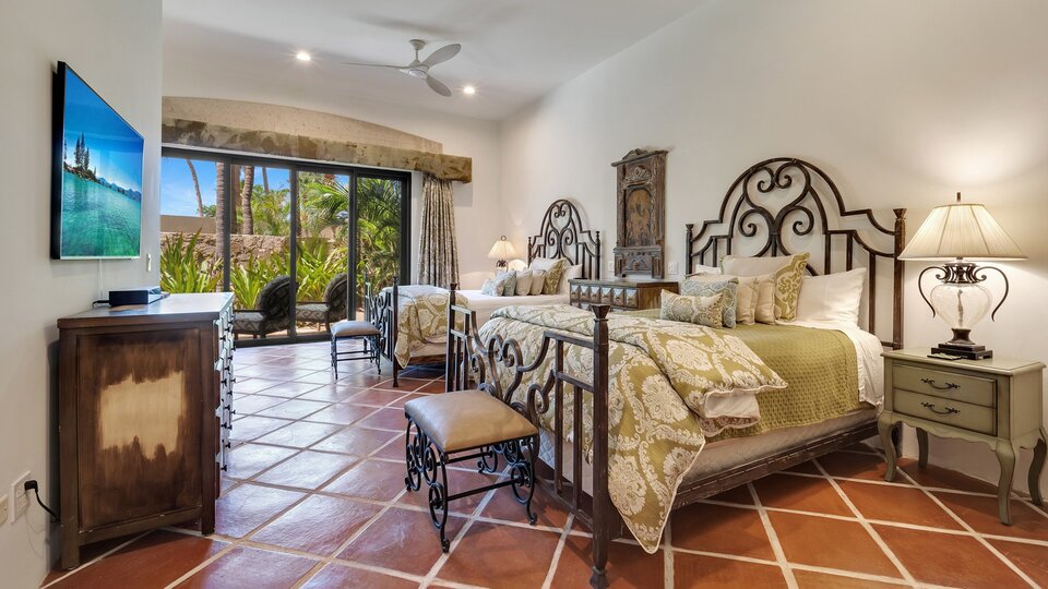 Predstavljajte si sproščanje ob zasebnem bazenu v Cabo San Lucasu med branjem vaše najljubše knjige, vila Cabo San Lucas 1028