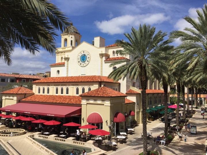 Všeč vam bo ta očarljiva mestna hiša v West Palm Beachu, vila West Palm Beach 1862