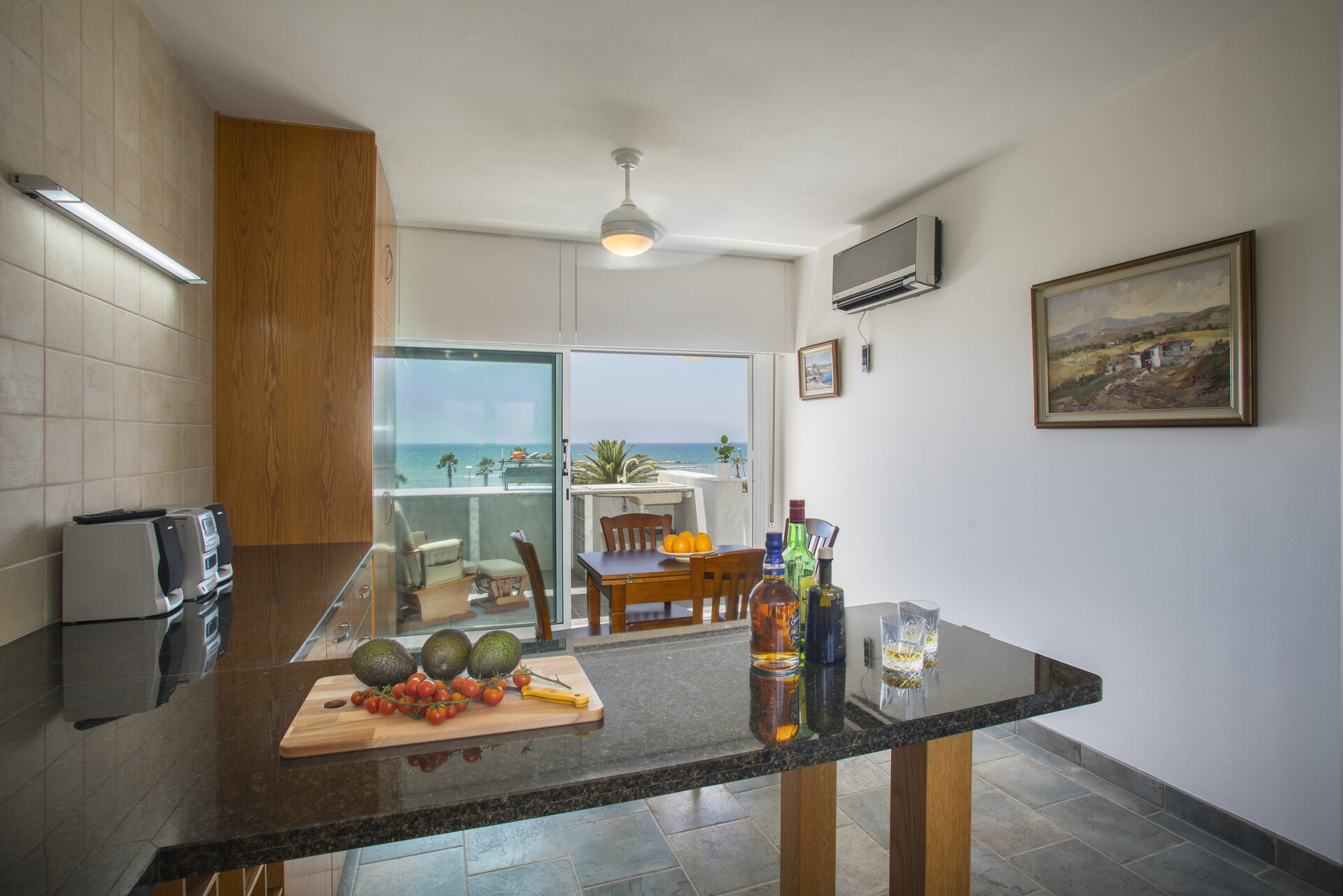 Predstavljajte si, da vi in vaša družina najamete to popolno počitniško stanovanje nekaj minut od plaže, Larnaca Apartma 1383