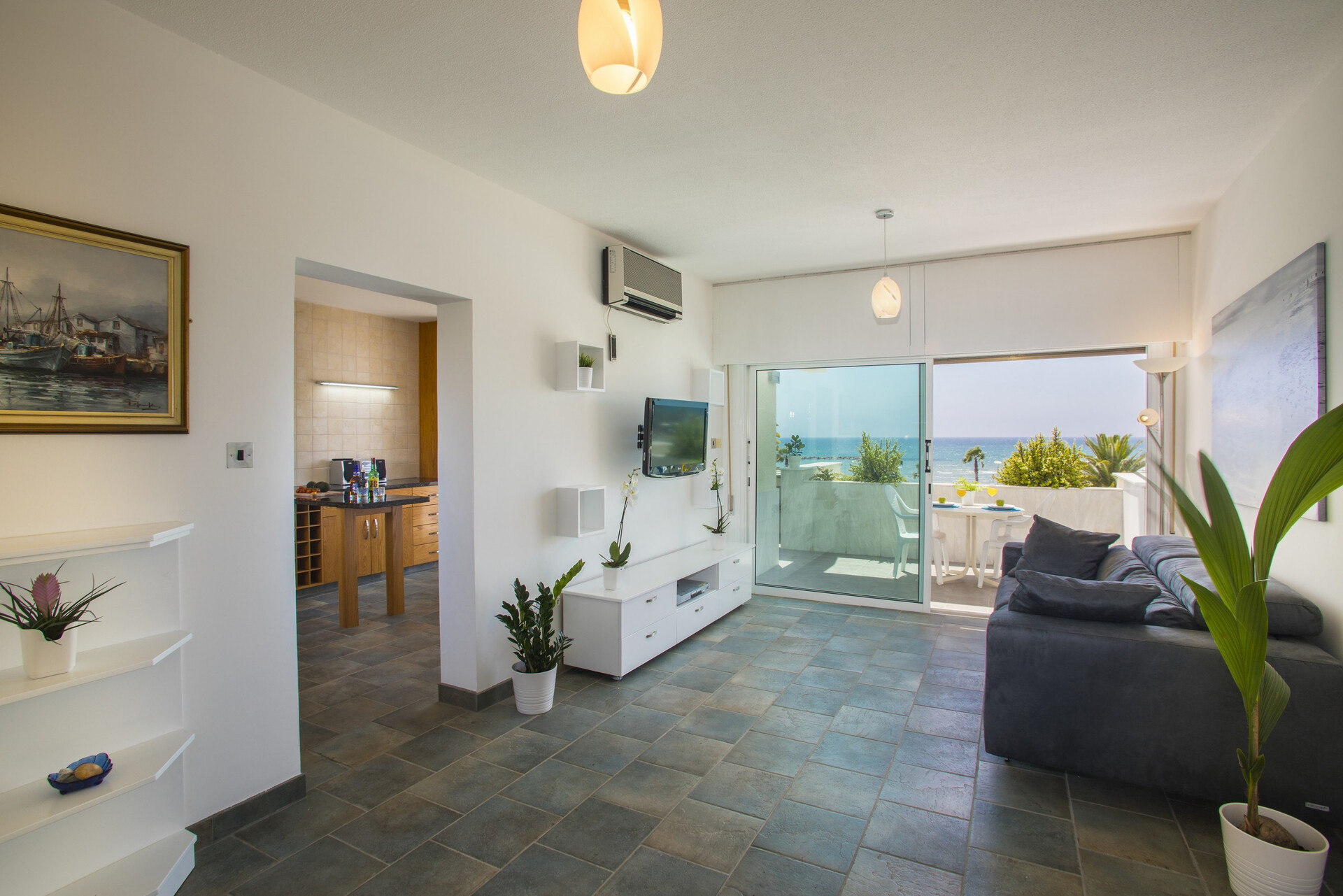 Predstavljajte si, da vi in vaša družina najamete to popolno počitniško stanovanje nekaj minut od plaže, Larnaca Apartma 1383