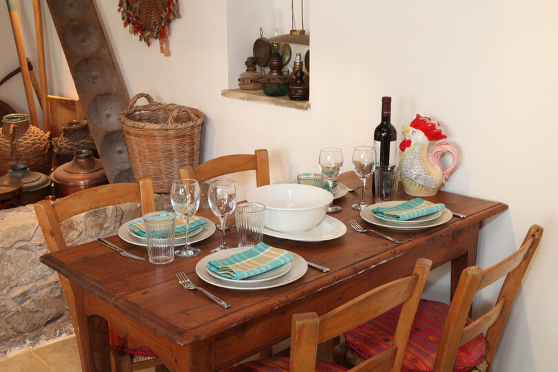 Predstavljajte si, da vaša družina najame to tradicionalno kamnito kočo, Nicosia Cottage 1003