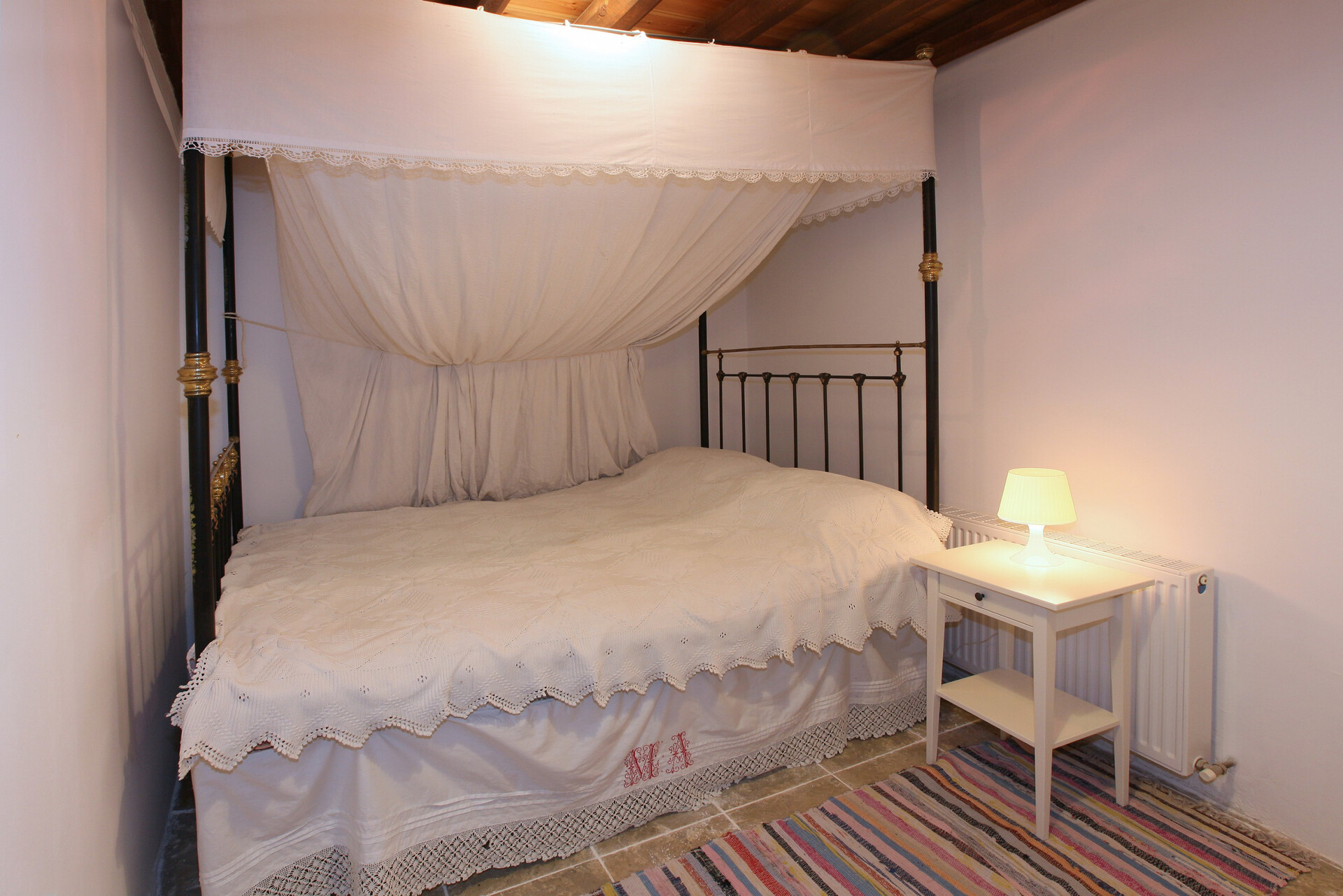 Predstavljajte si, da vaša družina najame to tradicionalno kamnito kočo, Nicosia Cottage 1003