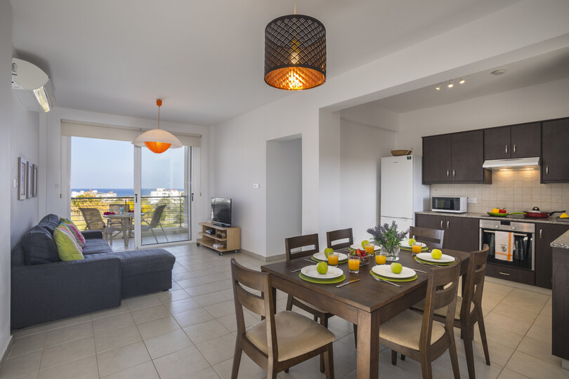 Predstavljajte si, da vi in vaša družina najamete to popolno počitniško stanovanje nekaj minut od plaže, Protaras Apartma 1412