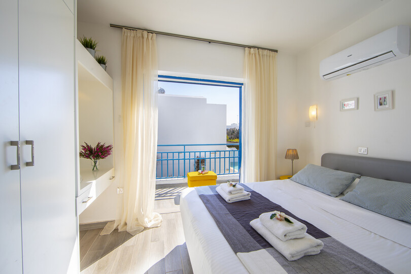 Predstavljajte si, da vaša družina najame to luksuzno vilo le nekaj minut od zaliva Fig Tree Bay, vila Protaras 1426