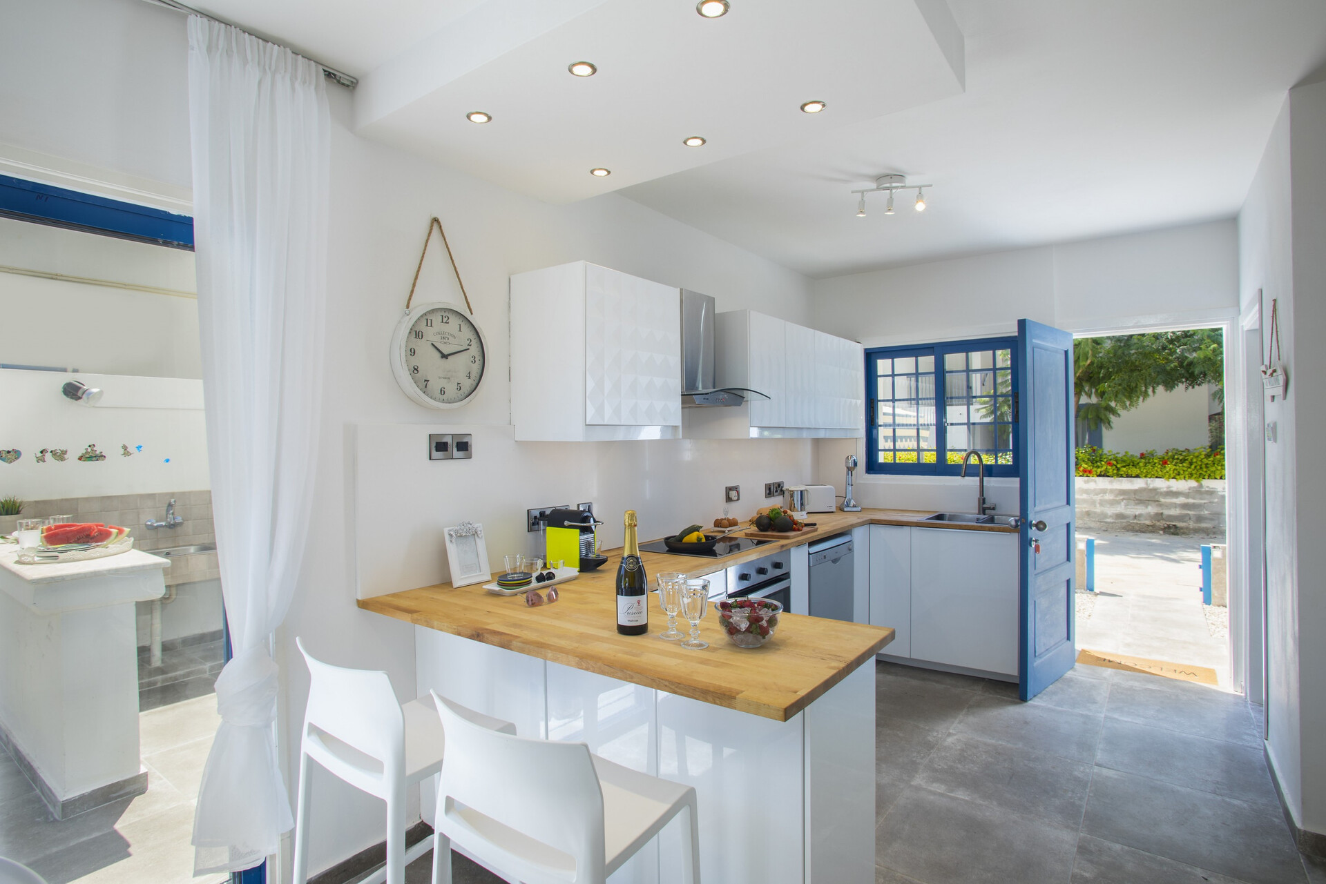 Predstavljajte si, da vaša družina najame to luksuzno vilo le nekaj minut od zaliva Fig Tree Bay, vila Protaras 1426