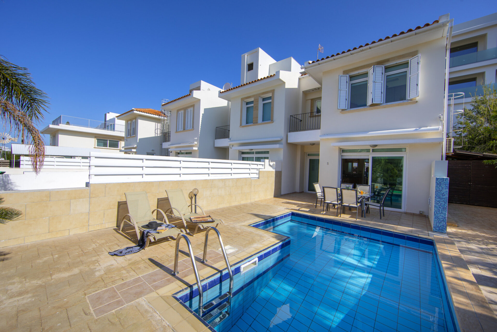 Vam in vaši družini bo všeč ta vila s 5 zvezdicami in zasebnim bazenom v bližini zaliva Fig Tree Bay, vila Protaras 1430