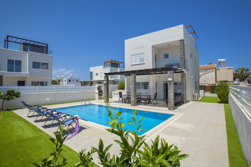 Vaša čudovita počitniška vila le nekaj minut od plaže, Protaras Villa 1473