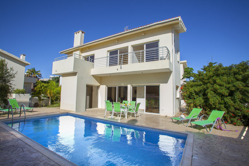 Predstavljajte si, da vi in vaša družina najamete to luksuzno vilo v Protarasu, nekaj minut od plaže, Protaras Villa 1477