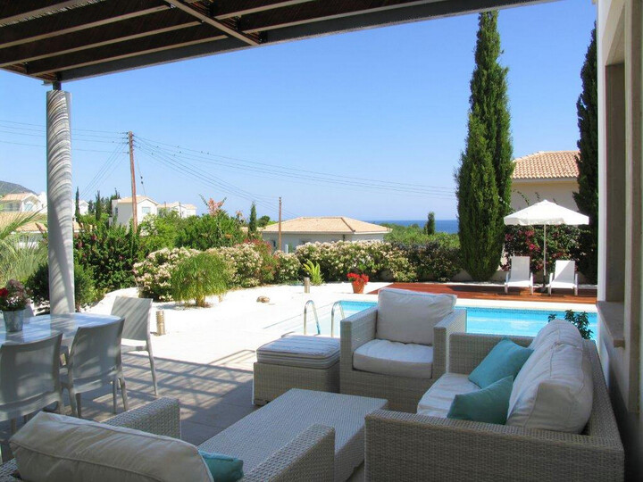 Kako najeti lastno vilo v Paphosu s fantastičnim zasebnim bazenom, Paphos Villa 1418