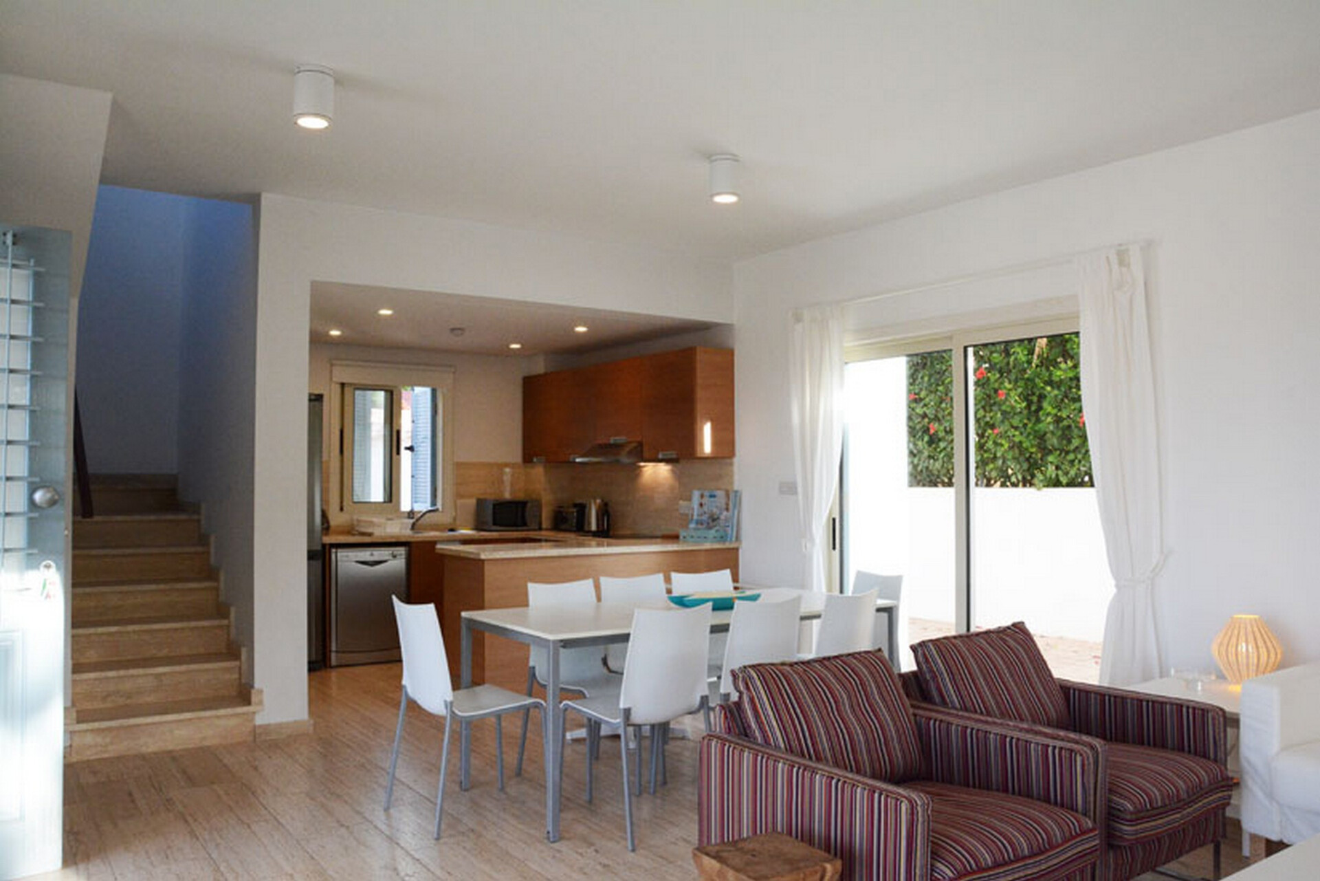 Kako najeti lastno vilo v Paphosu s fantastičnim zasebnim bazenom, Paphos Villa 1418