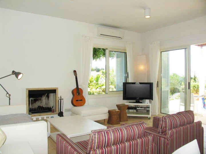 Kako najeti lastno vilo v Paphosu s fantastičnim zasebnim bazenom, Paphos Villa 1418