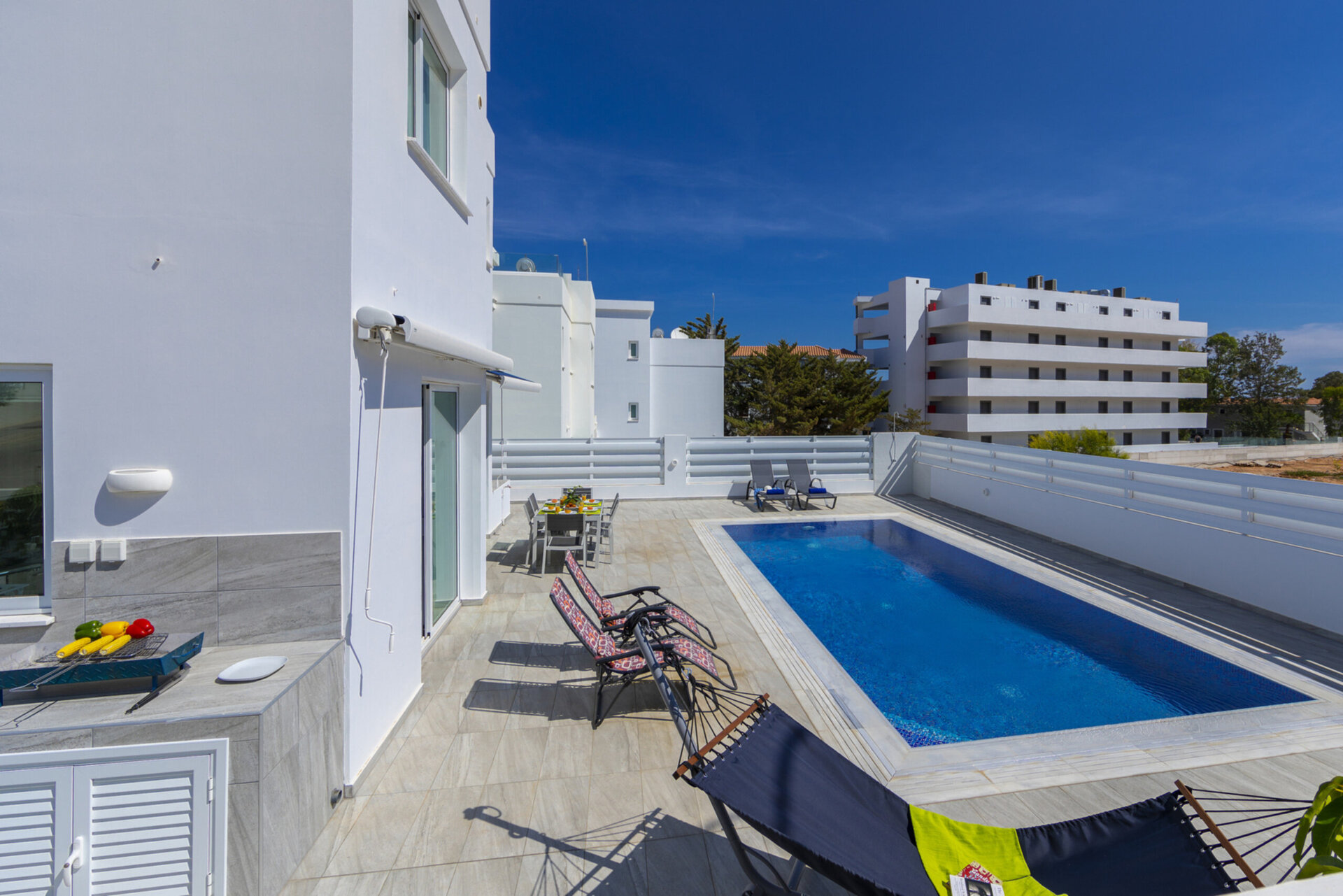 Končno lahko najamete popolno luksuzno vilo, Protaras Villa 1494