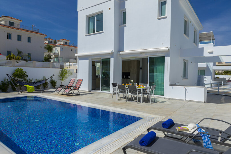 Končno lahko najamete popolno luksuzno vilo, Protaras Villa 1494