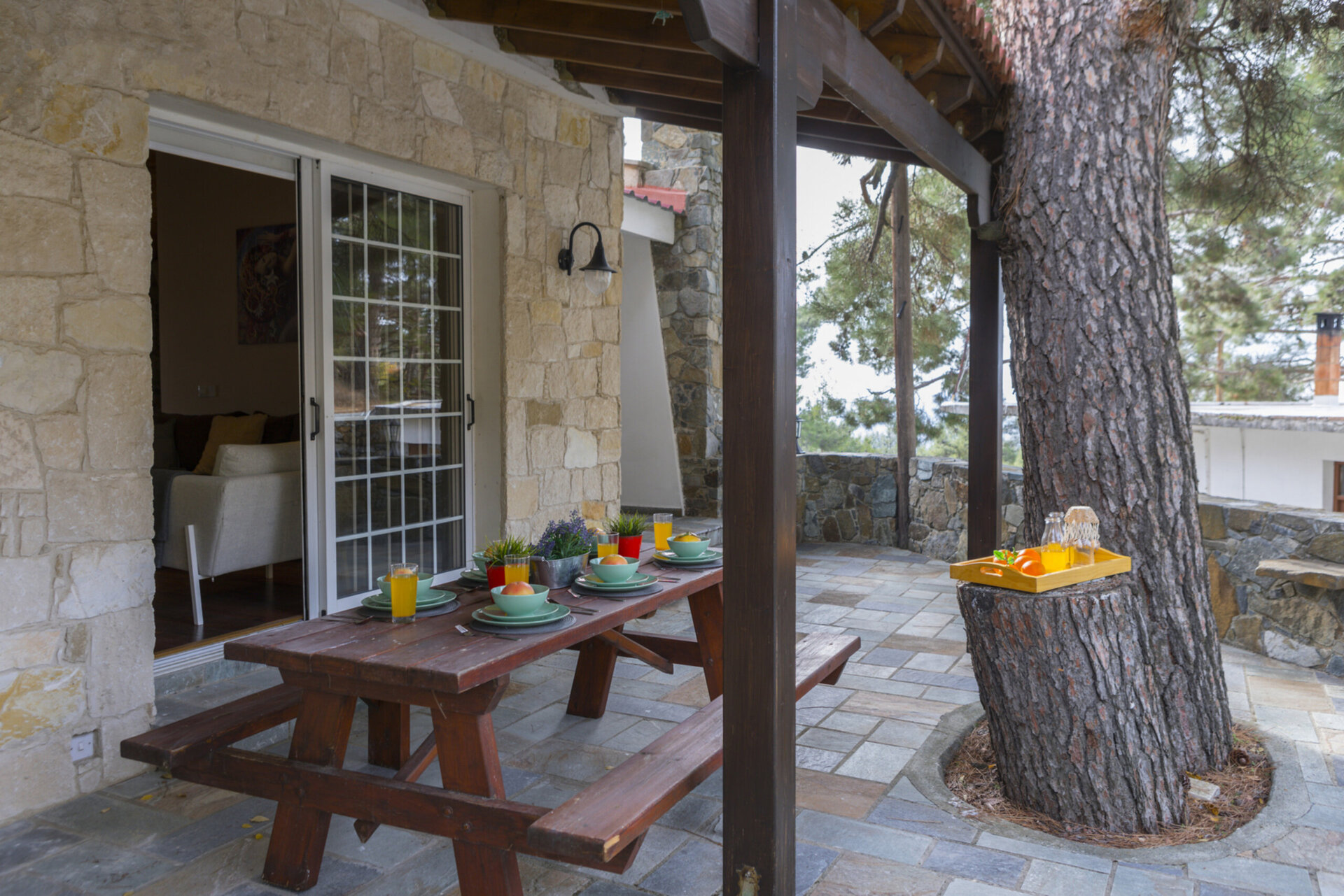 Vam in vaši družini bo všeč ta vila s 5 zvezdicami in pogledom na gozd, Limassol Villa 1001