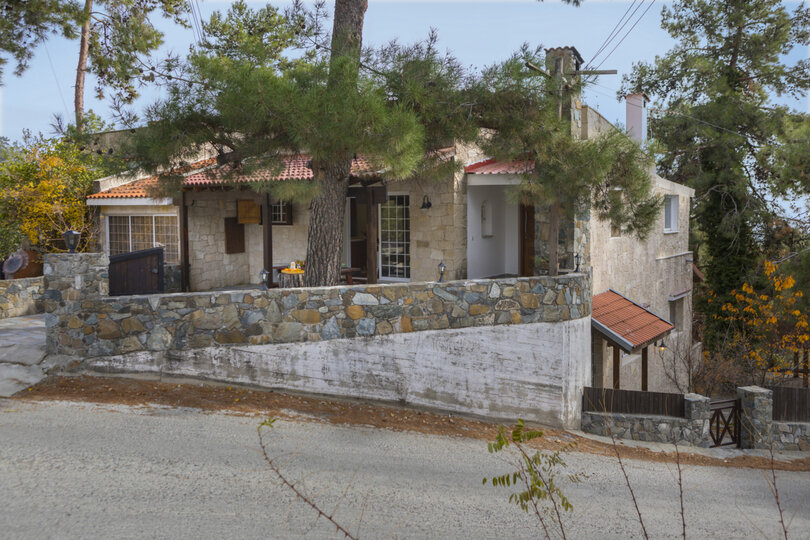 Vam in vaši družini bo všeč ta vila s 5 zvezdicami in pogledom na gozd, Limassol Villa 1001