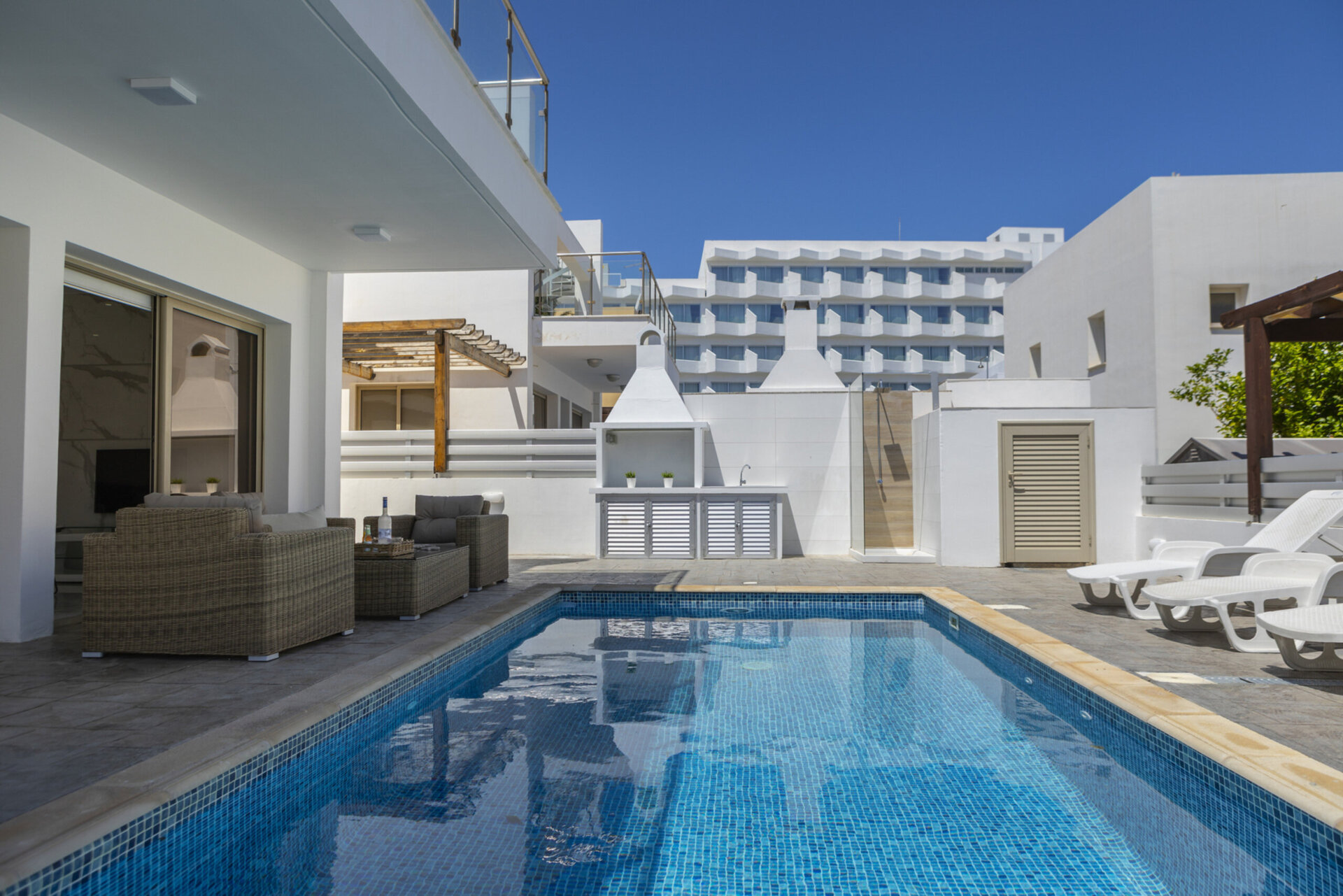 Vam in vaši družini bo všeč ta vila s 5 zvezdicami in zasebnim bazenom, Protaras Villa 1500
