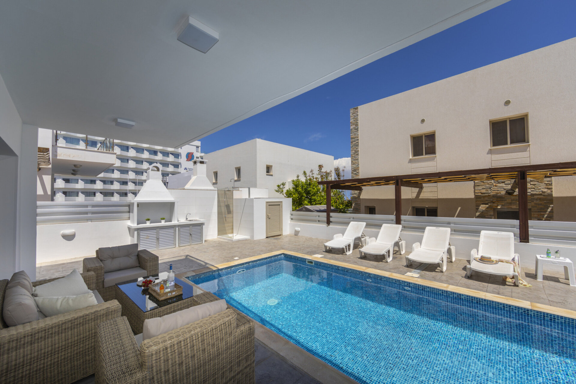 Vam in vaši družini bo všeč ta vila s 5 zvezdicami in zasebnim bazenom, Protaras Villa 1500