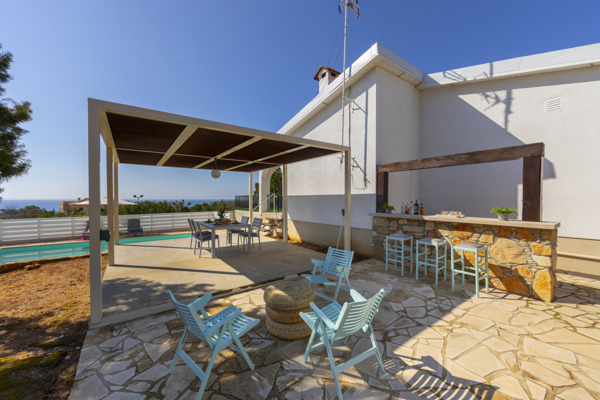 Predstavljajte si, da vaša družina najame to luksuzno vilo v sodobnem slogu v Ayia Napi, vila Ayia Napa 1371