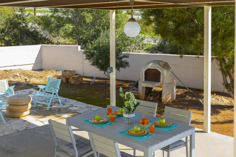 Predstavljajte si, da vaša družina najame to luksuzno vilo v sodobnem slogu v Ayia Napi, vila Ayia Napa 1371