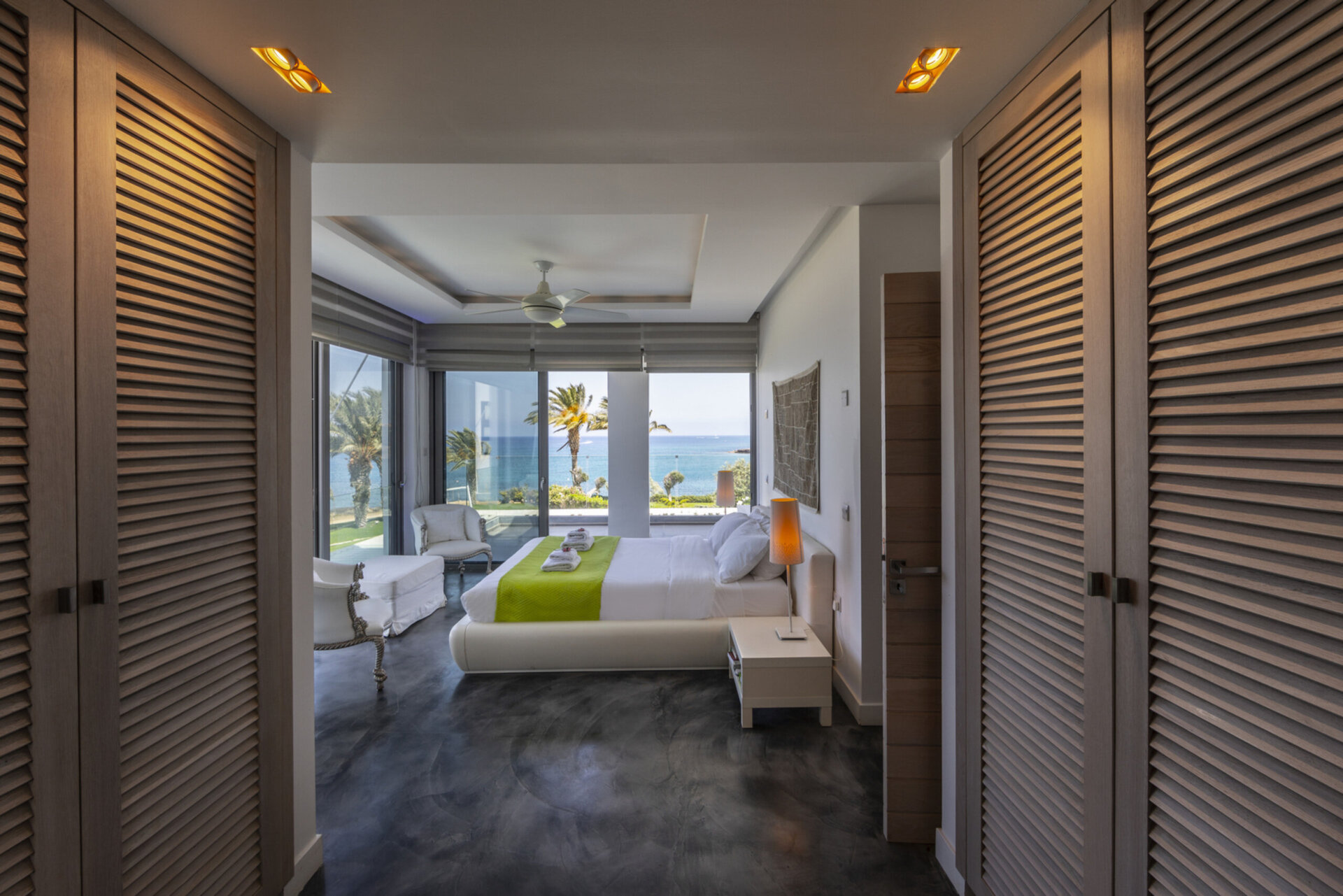 Vam in vaši družini bo všeč ta vila ob plaži, Pernera Villa 1526.