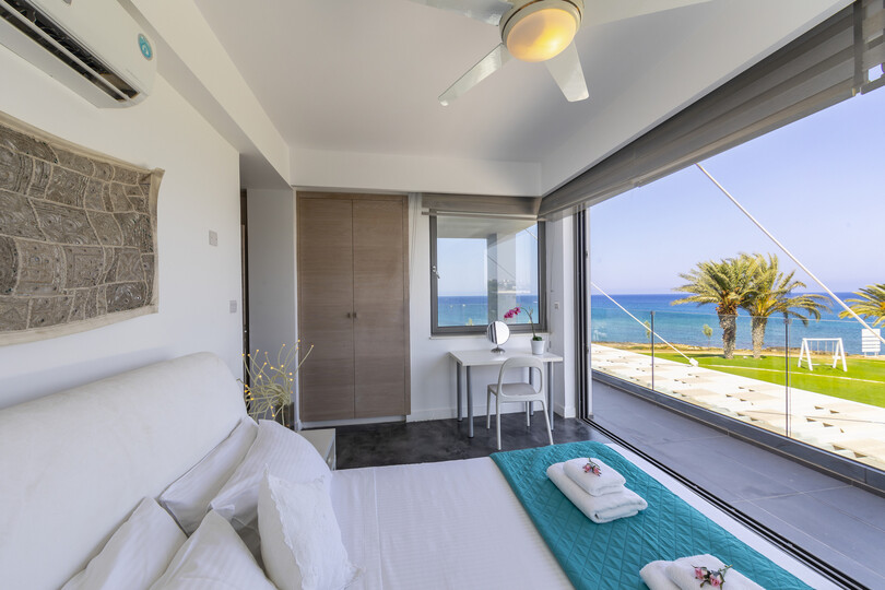 Vam in vaši družini bo všeč ta vila ob plaži, Pernera Villa 1526.