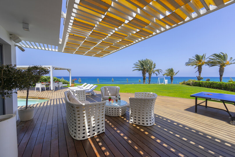 Vam in vaši družini bo všeč ta vila ob plaži, Pernera Villa 1526.