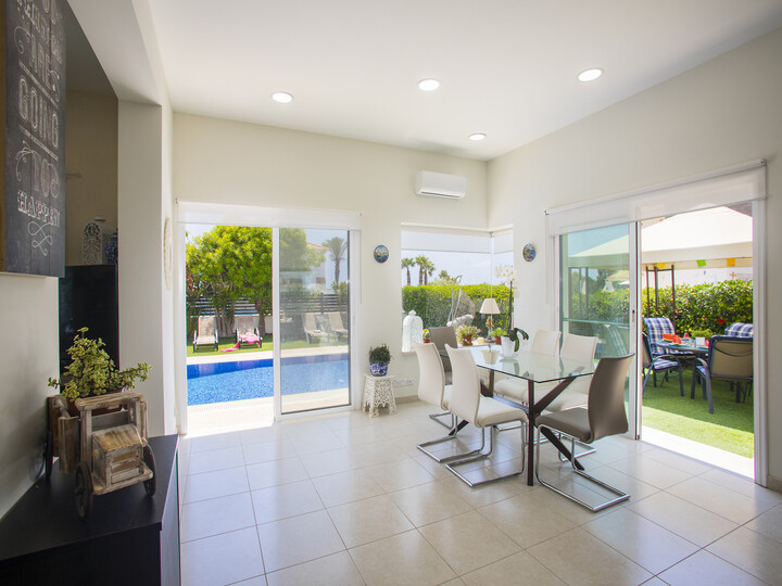 Vam in vaši družini bo všeč ta vila s 5 zvezdicami in zasebnim bazenom, vila Ayia Napa 1373