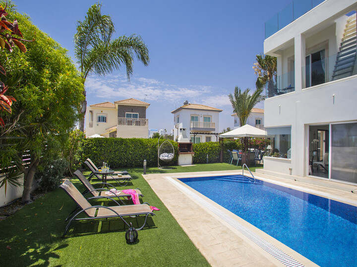 Vam in vaši družini bo všeč ta vila s 5 zvezdicami in zasebnim bazenom, vila Ayia Napa 1373