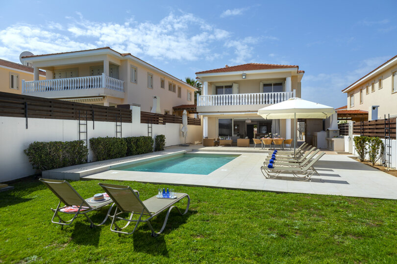 Vam in vaši družini bo všeč ta vila ob plaži s 5 zvezdicami, Protaras Villa 1536