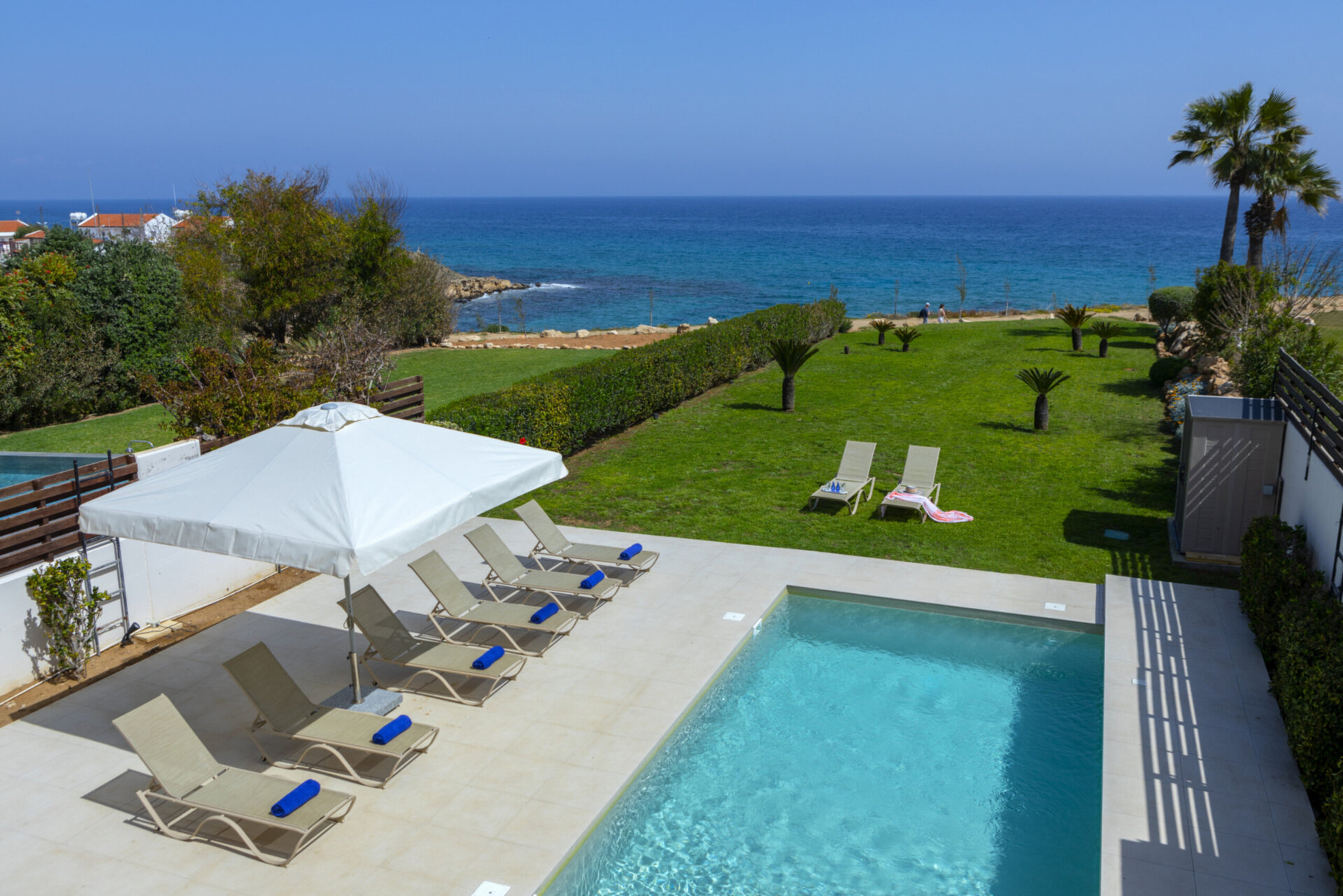 Vam in vaši družini bo všeč ta vila ob plaži s 5 zvezdicami, Protaras Villa 1536