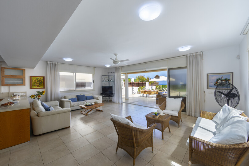 Vam in vaši družini bo všeč ta vila ob plaži s 5 zvezdicami, Protaras Villa 1536