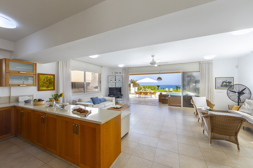 Vam in vaši družini bo všeč ta vila ob plaži s 5 zvezdicami, Protaras Villa 1536