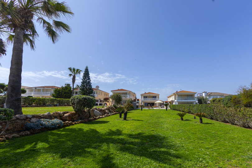 Vam in vaši družini bo všeč ta vila ob plaži s 5 zvezdicami, Protaras Villa 1536