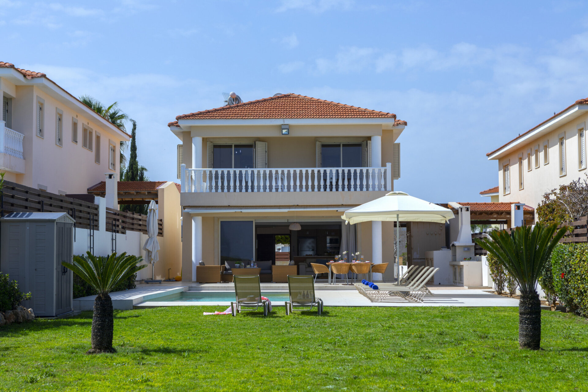 Vam in vaši družini bo všeč ta vila ob plaži s 5 zvezdicami, Protaras Villa 1536