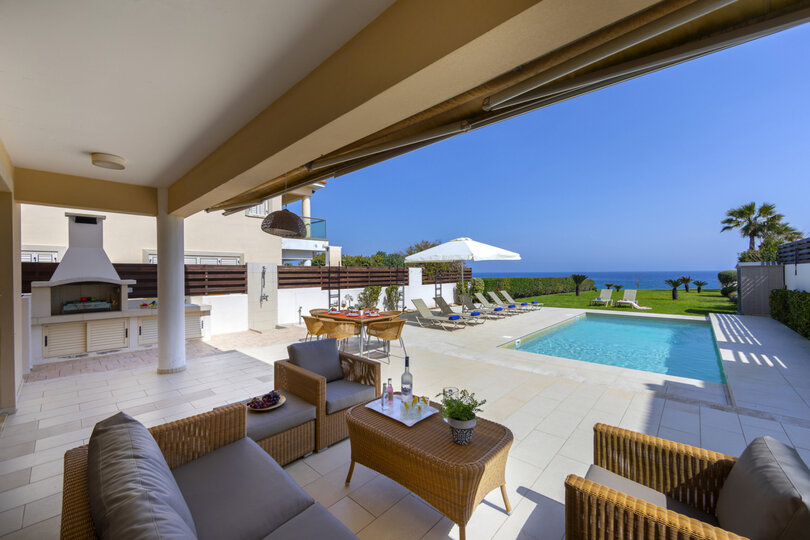 Vam in vaši družini bo všeč ta vila ob plaži s 5 zvezdicami, Protaras Villa 1536