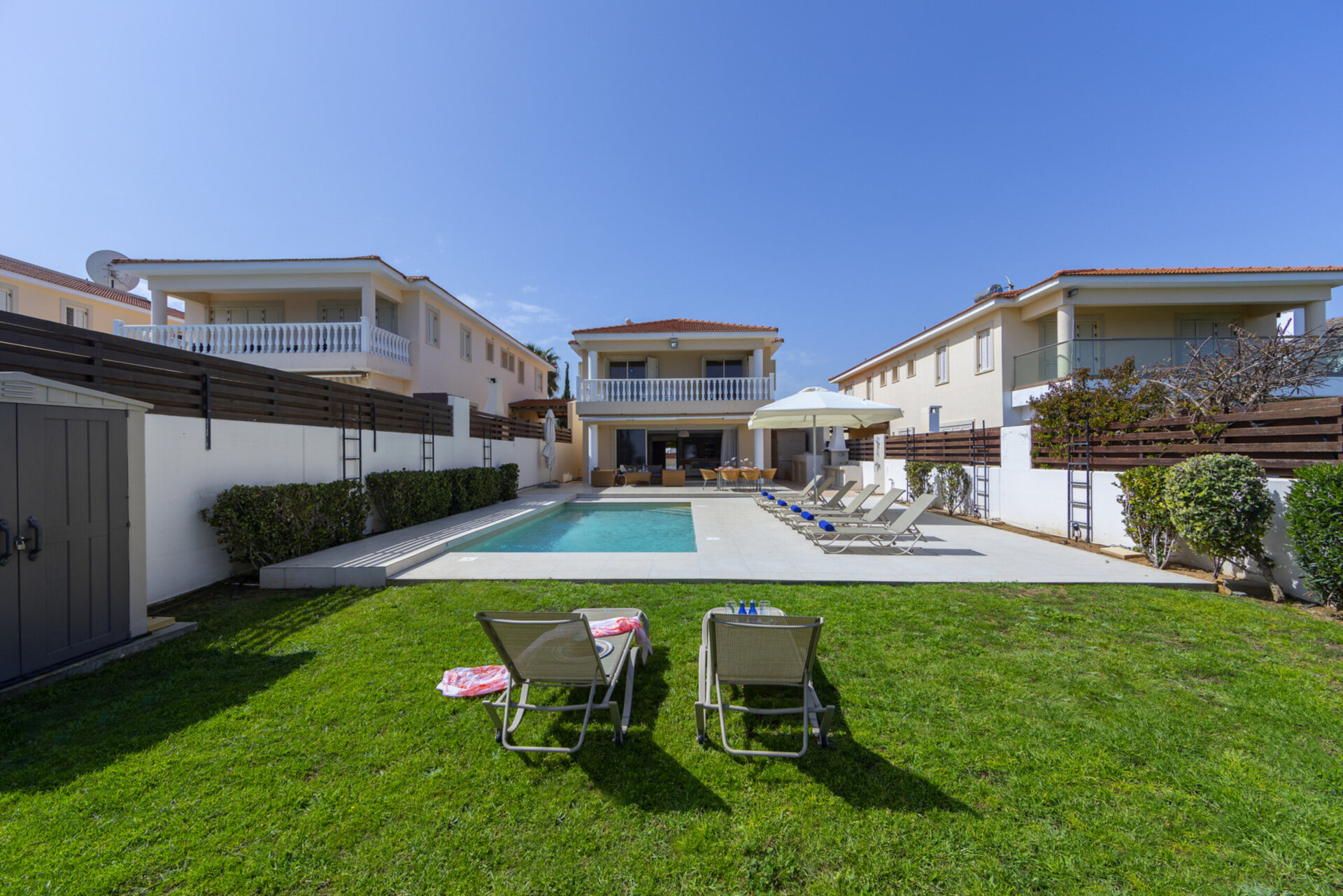 Vam in vaši družini bo všeč ta vila ob plaži s 5 zvezdicami, Protaras Villa 1536