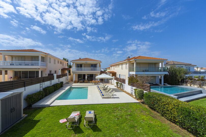 Vam in vaši družini bo všeč ta vila ob plaži s 5 zvezdicami, Protaras Villa 1536