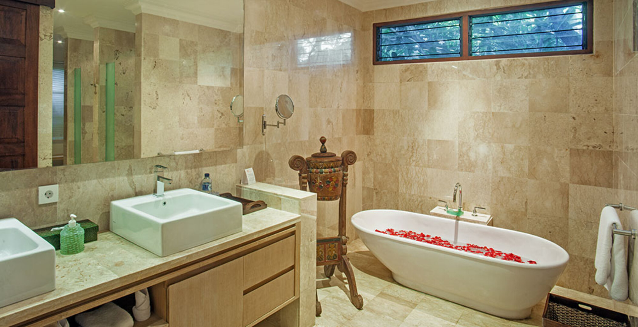 Chic Retreat: Vila s 5 spalnicami na Baliju, 2253