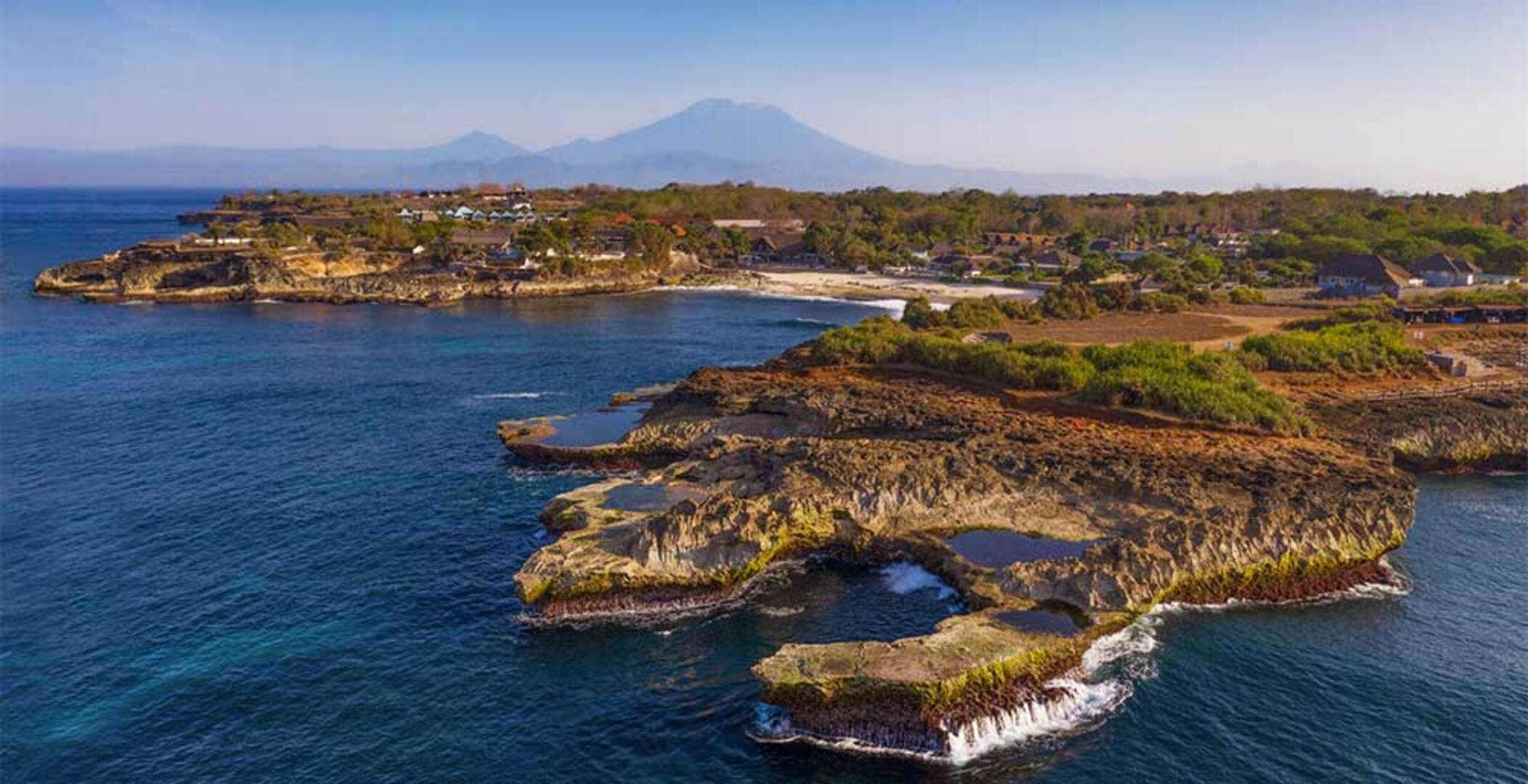Vaša družina bo navdušena nad ekskluzivnimi balijskimi storitvami v vaši zasebni vili v Nusa Lembongan, Bali Villa 2127