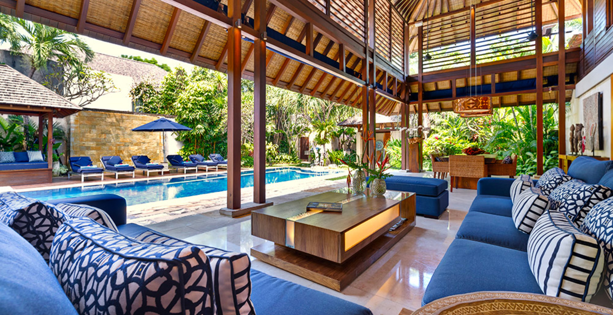 Čudovita vila s 5 zvezdicami na vrhunski lokaciji v Seminyaku, Bali Villa 2129