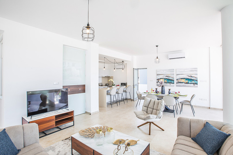 Predstavljajte si, da vaša družina najame to luksuzno vilo v sodobnem slogu v Protarasu, vila Protaras 1566