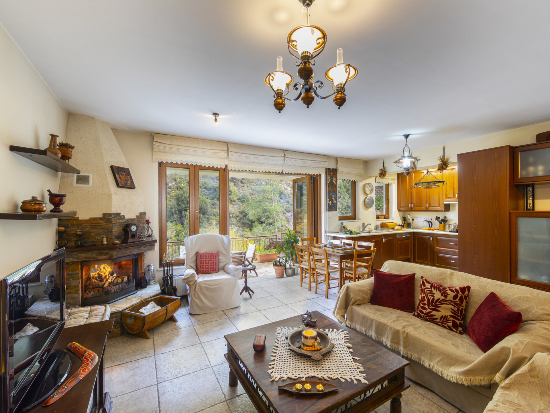 Vam in vaši družini bo všeč ta vila v bližini čudovitega mesta Limassol, Limassol Villa 1003