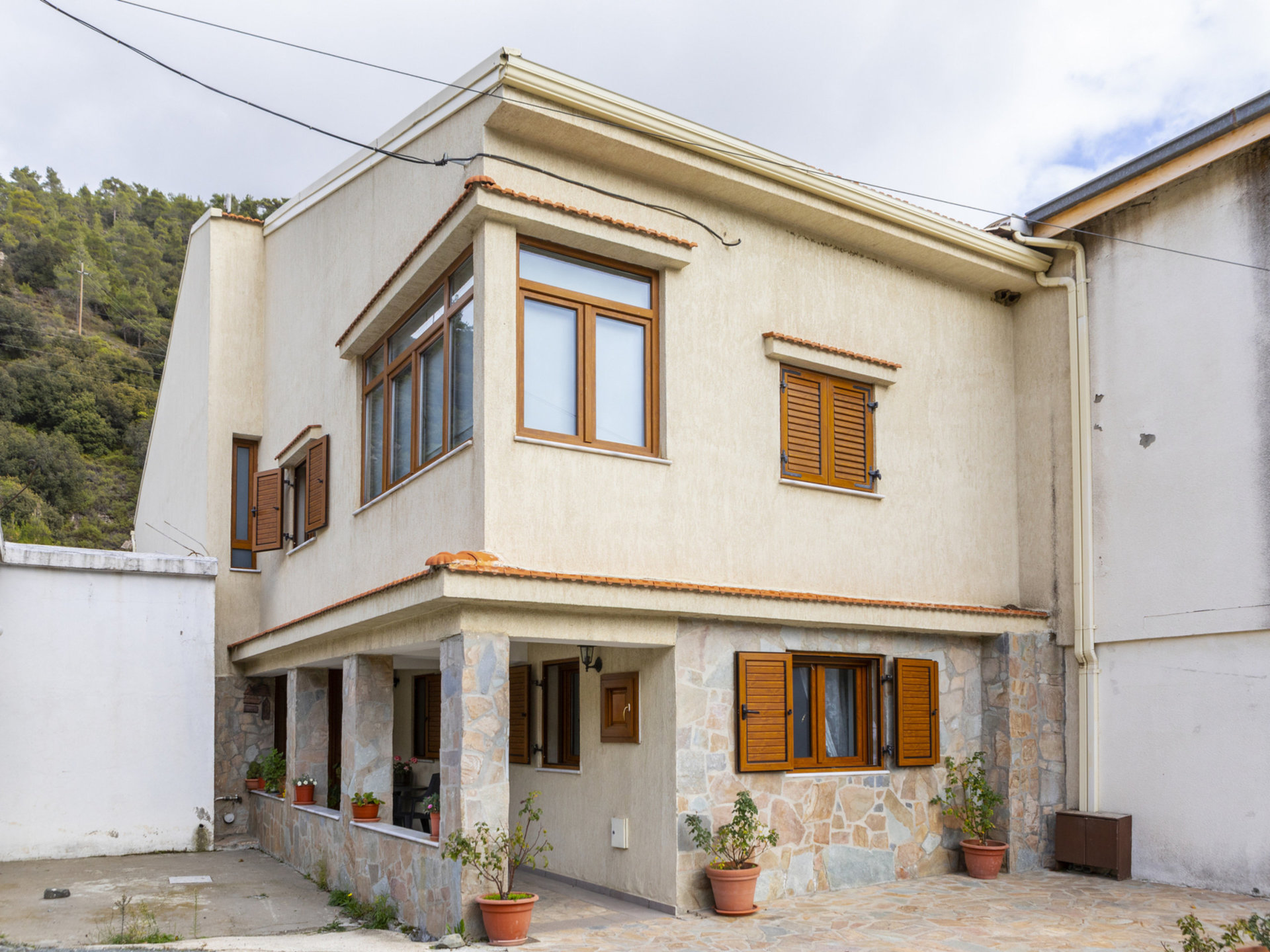 Vam in vaši družini bo všeč ta vila v bližini čudovitega mesta Limassol, Limassol Villa 1003